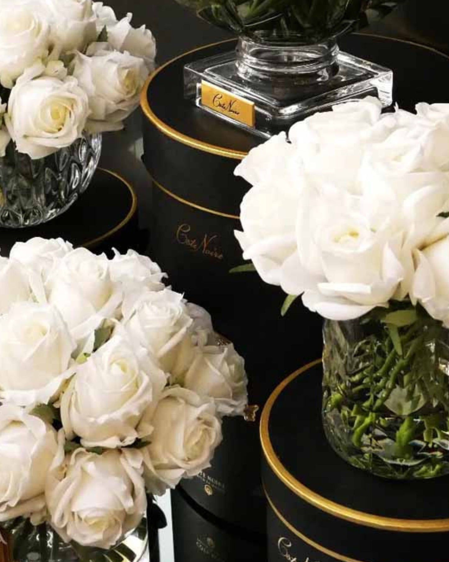 "Grand Rose Buds Bouquet" in Glass Vase with 21 Artificial Silk Flowers