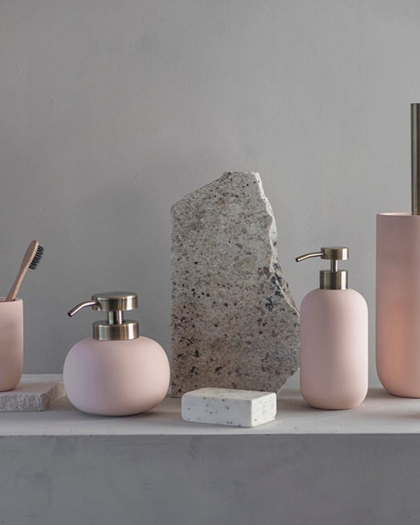 Mette Ditmer "Lotus" Bathroom Accessories in Soft Pink