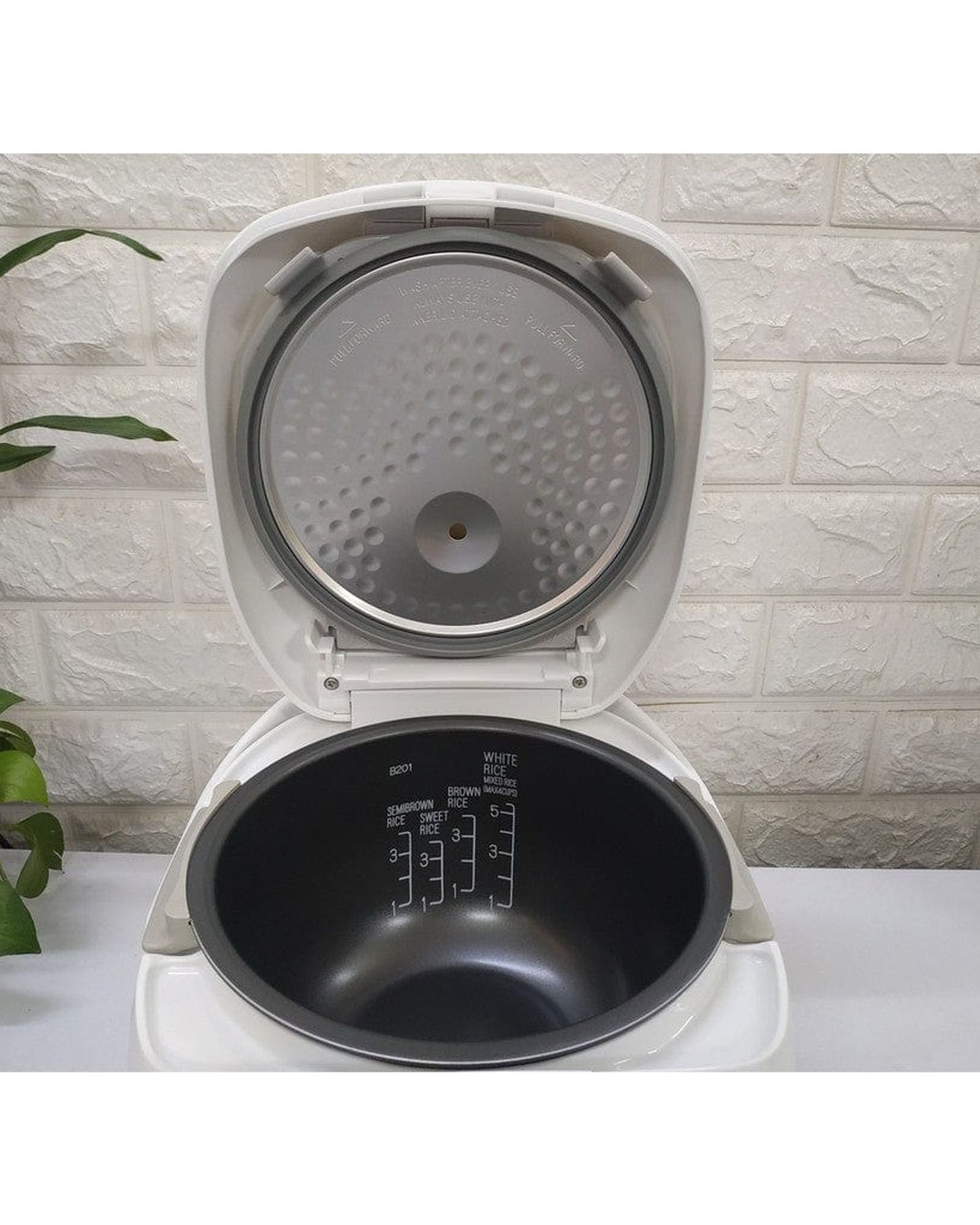 Zojirushi 1.0L - Premium White Electronic Rice Cooker/ Warmer