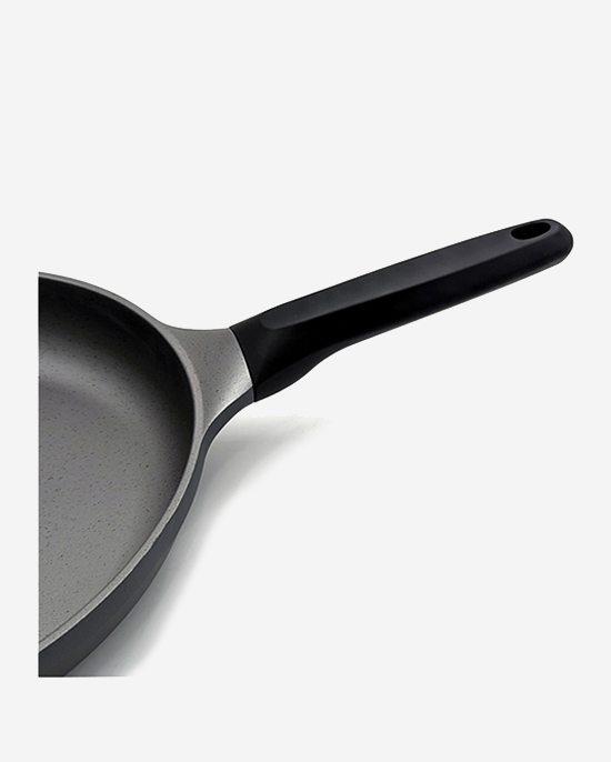 Prestige Cast Fry Pan 28Cm