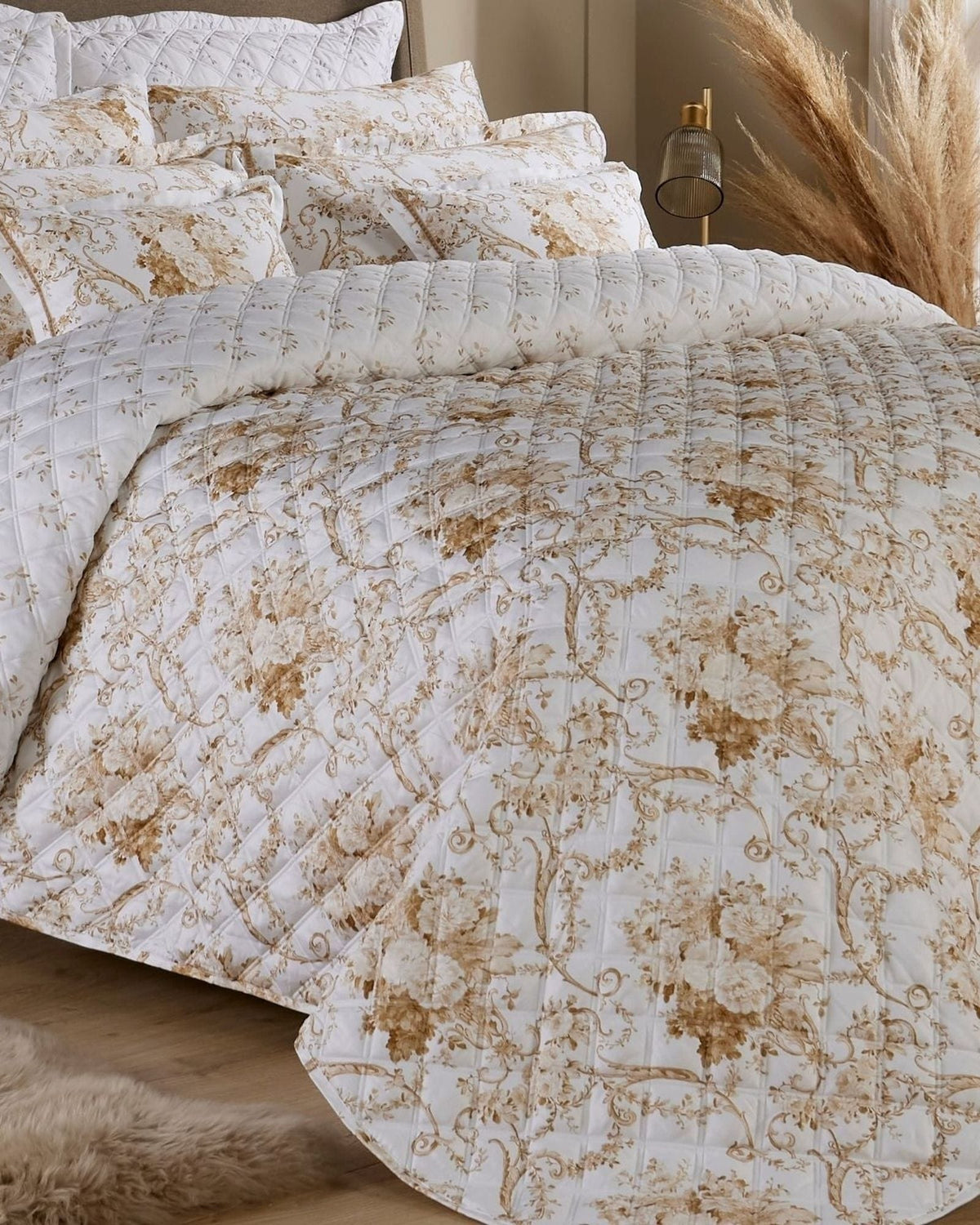 Christy Paris Bedspread Set