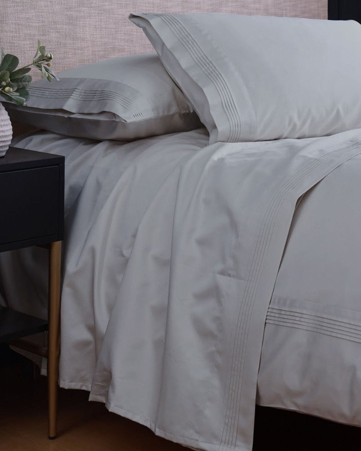 Linen Obsession "Pleated" 500 Thread Count Egyptian Cotton Sateen Bed Linen in Silver