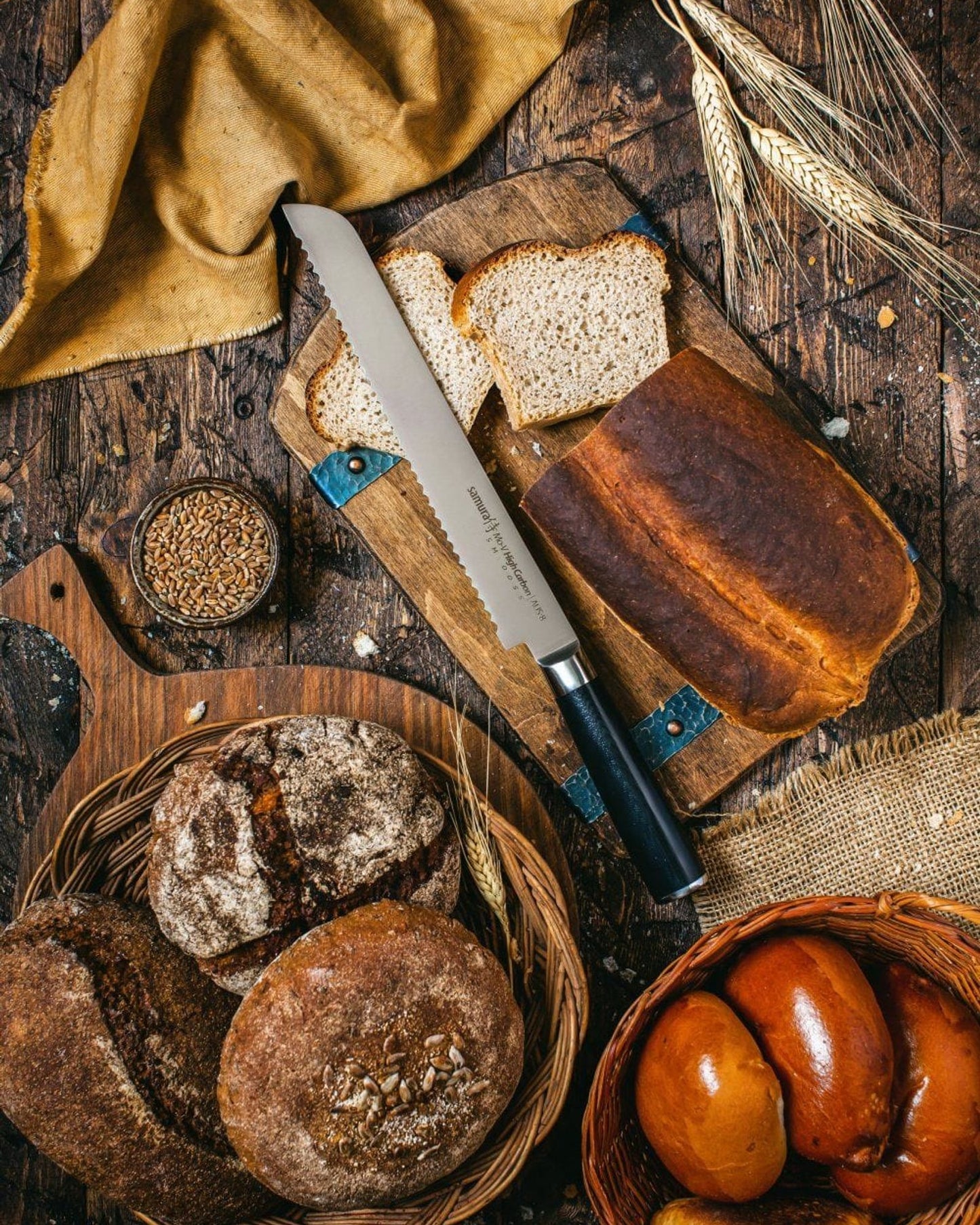 Samura MO V Bread knife 9 0"-230 MM  SM 0055