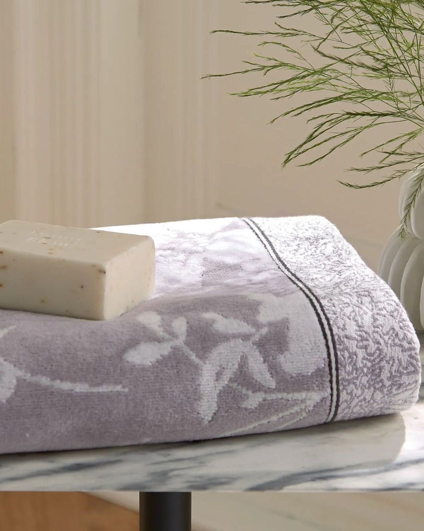 Bedeck of Belfast "Sefa" Bath Towels in Silver