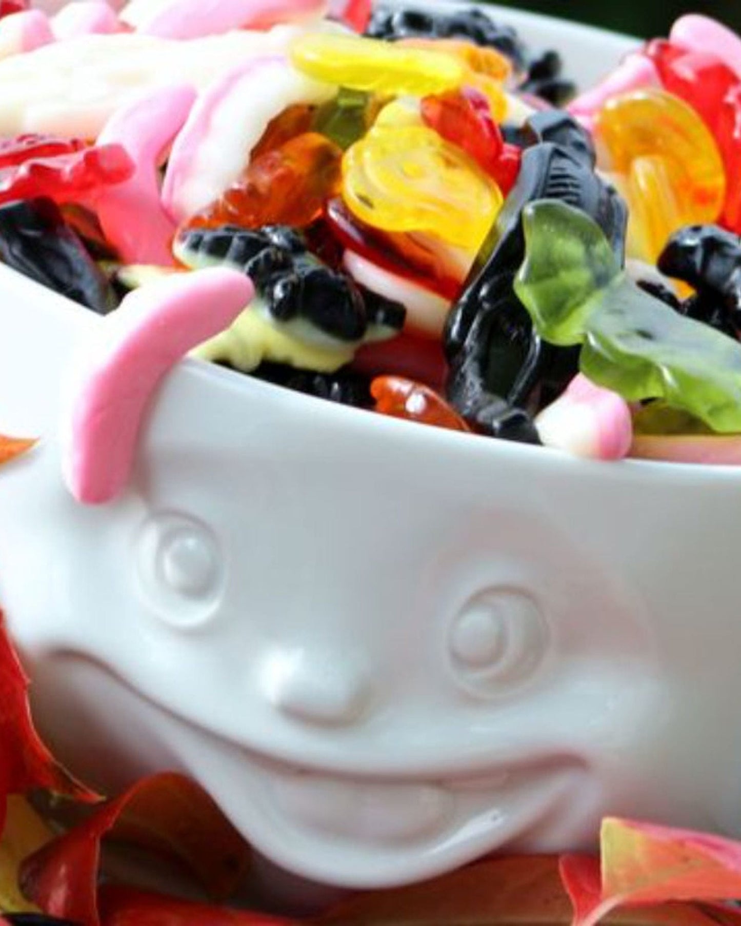 58 Products Big bowl 2600ml - out of control - white