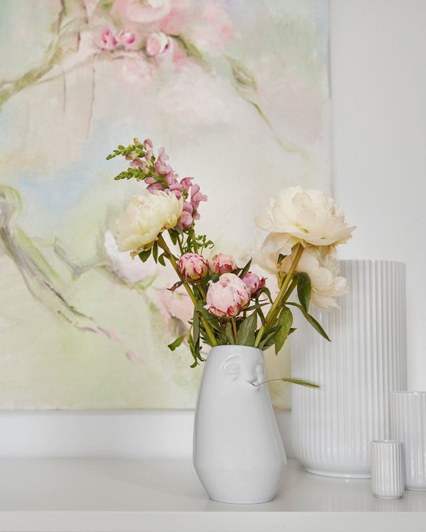 58 Products Vase - laid-back white