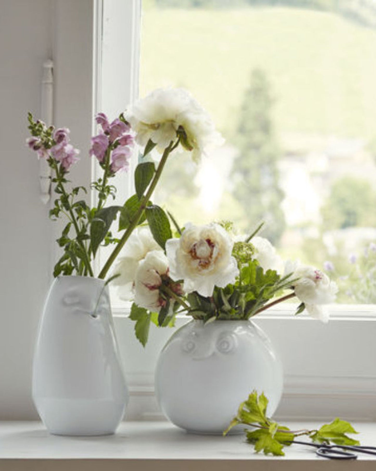 58 Products Vase - amused (round) white