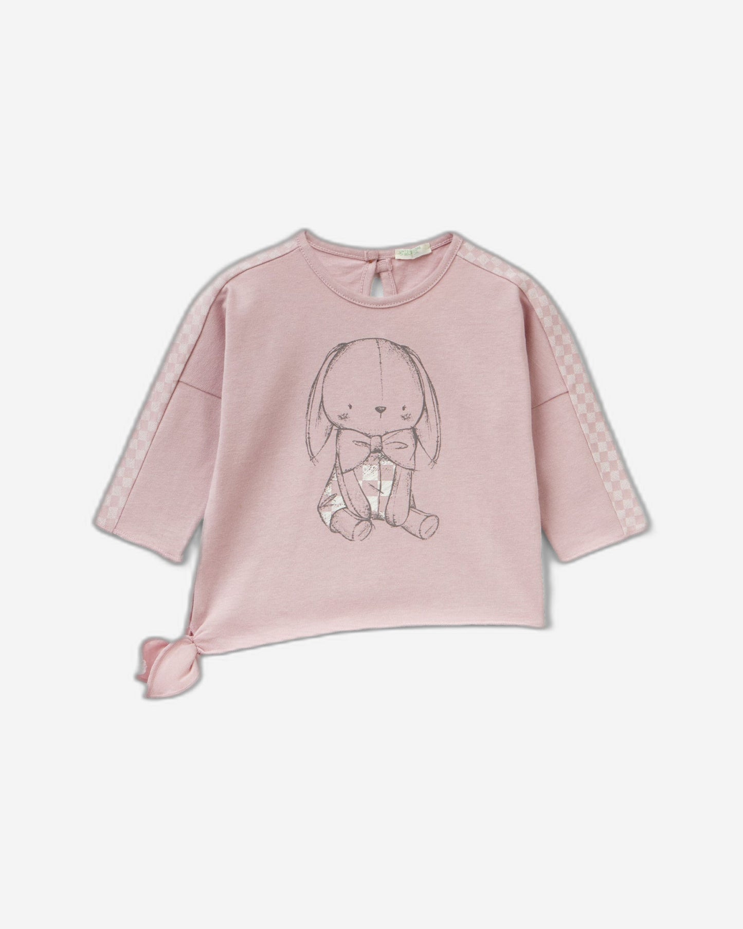 Optical t-shirt with knot