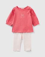 T-shirt and trousers set