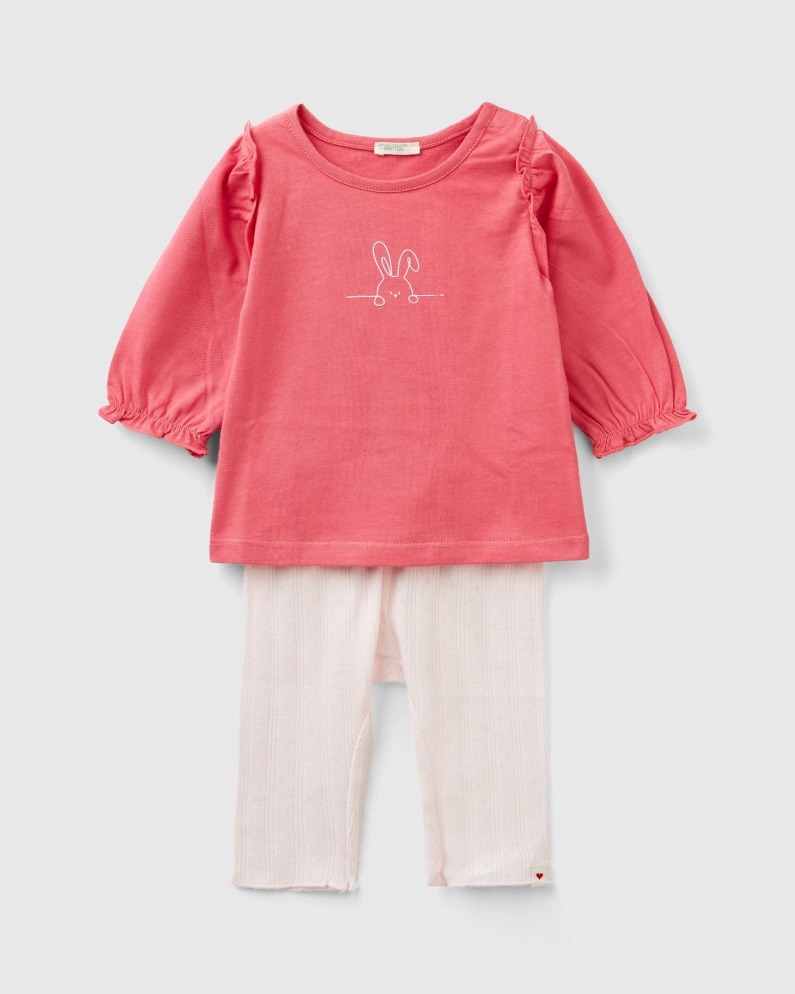 T-shirt and trousers set