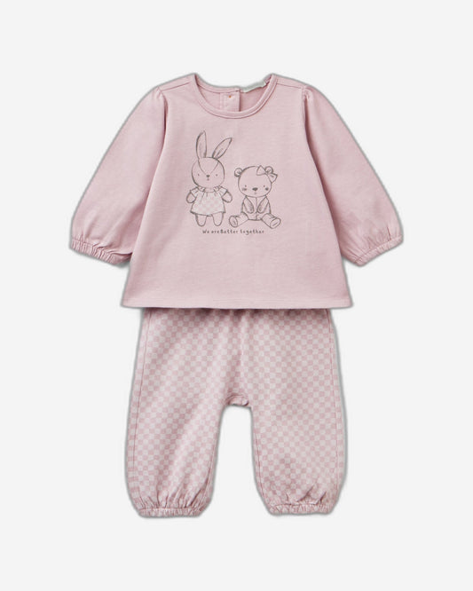 Warm outfit with animal print