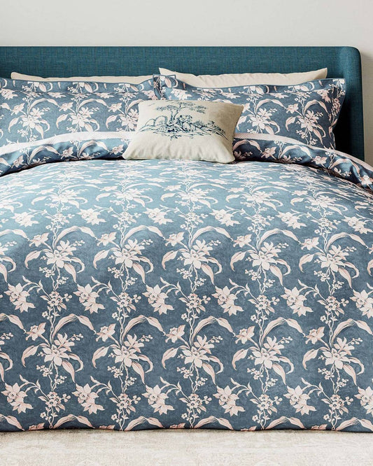 V & A "Daffodil" Duvet Cover Set in Blue