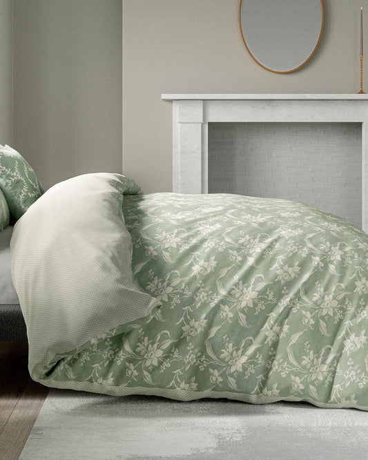 V & A "Daffodil" Duvet Cover Set in Green