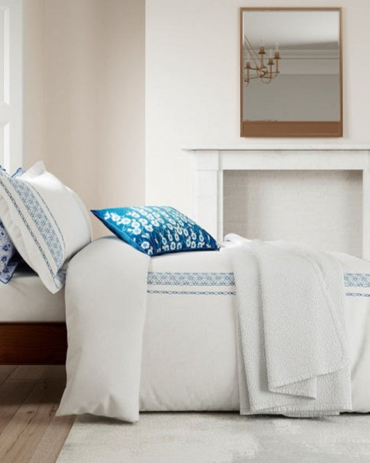 V & A "Ninua" Duvet Cover in Blue & White