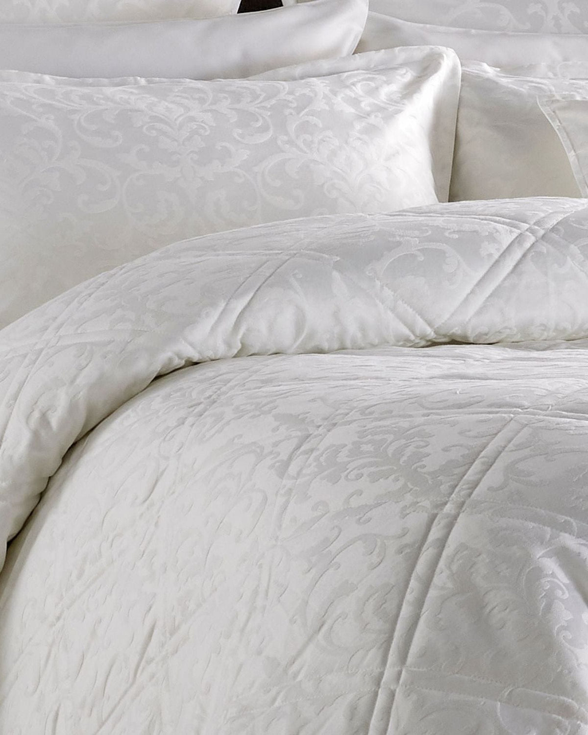 Christy Venice Jacquard Bedspread Set White
