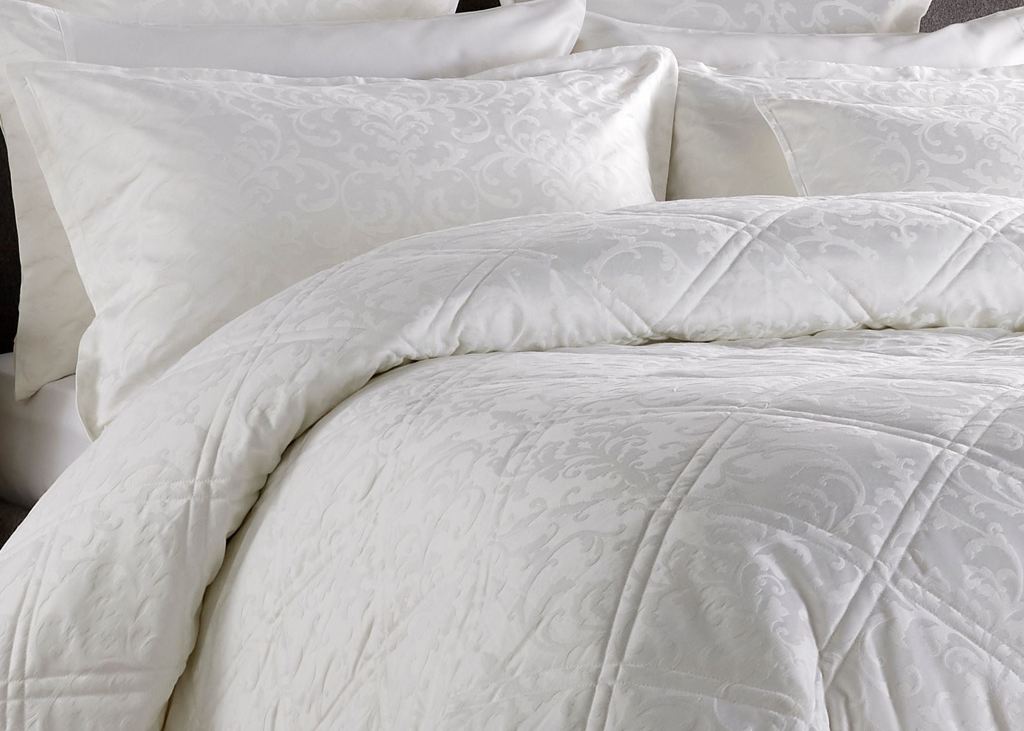 Christy Venice Jacquard Bedspread Set White