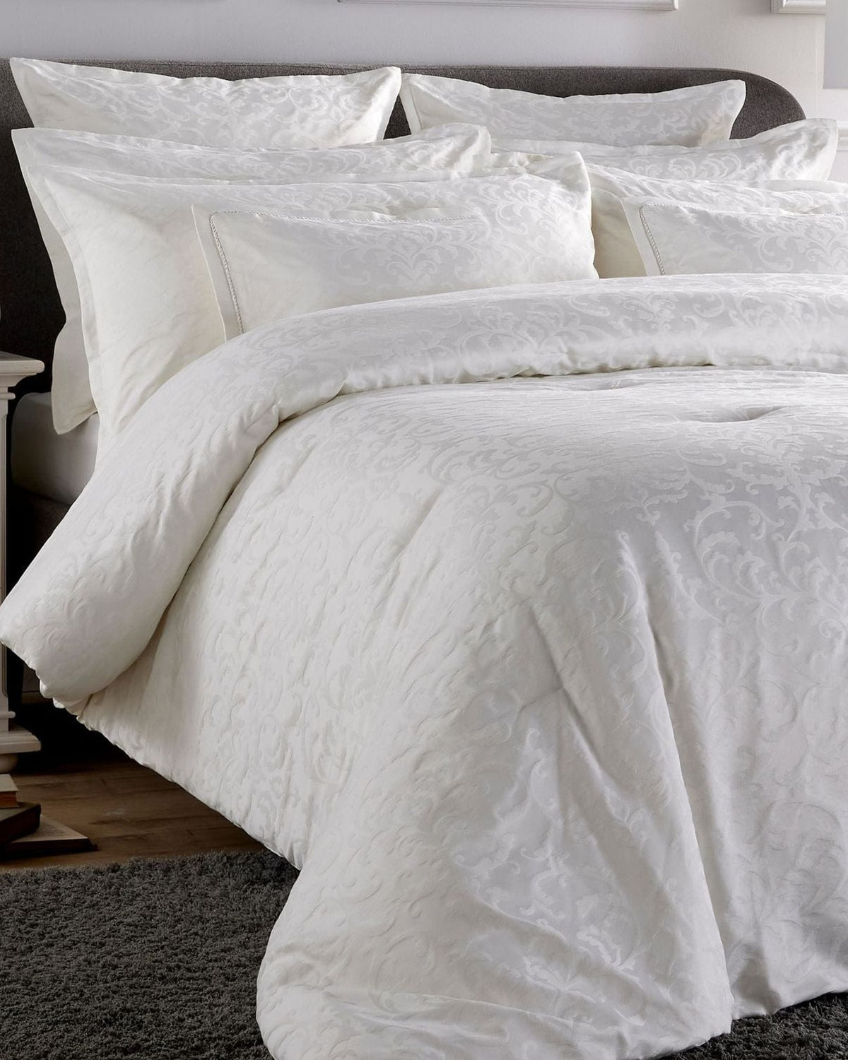 Christy Venice Jacquard Comforter Set White