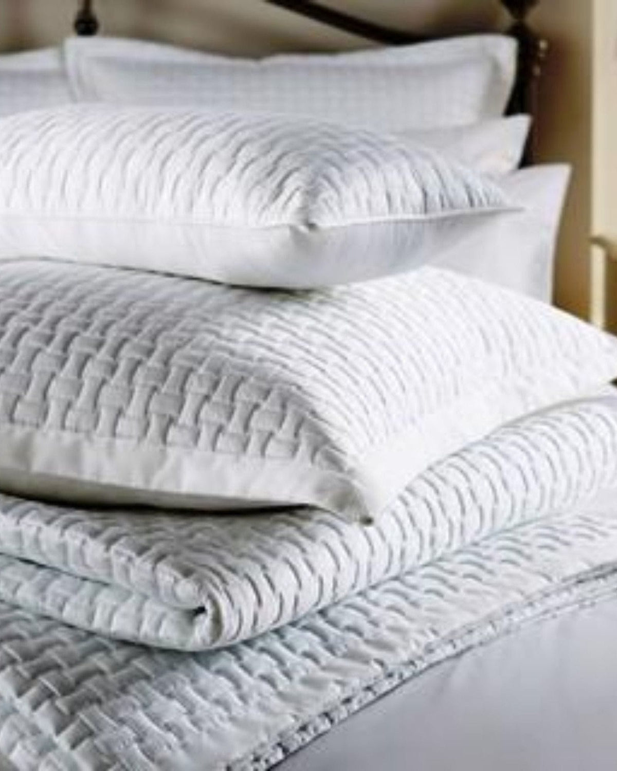 Christy Windsor Throw & Cushion White