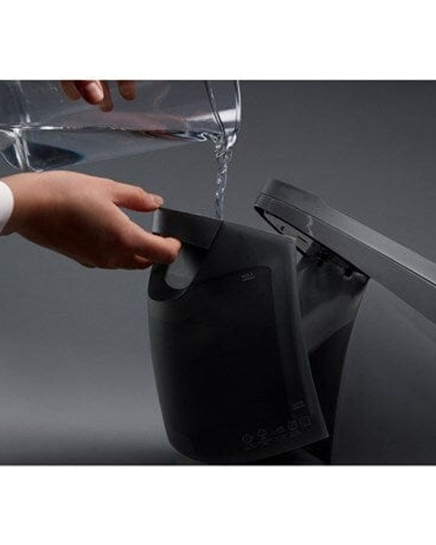 Electrolux Renew 800 Steam Iron Station