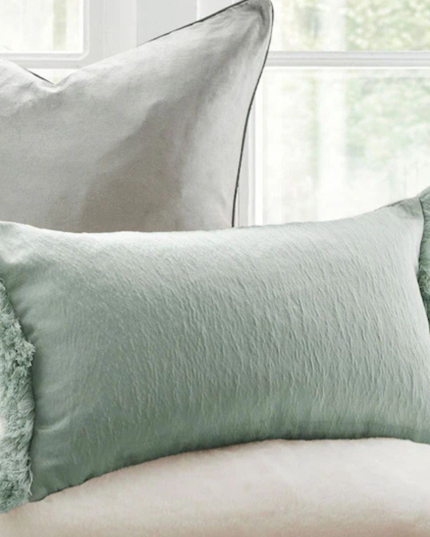 Laura Ashley "Carys" Decorative Filled Cushion - 30 x 50 cm