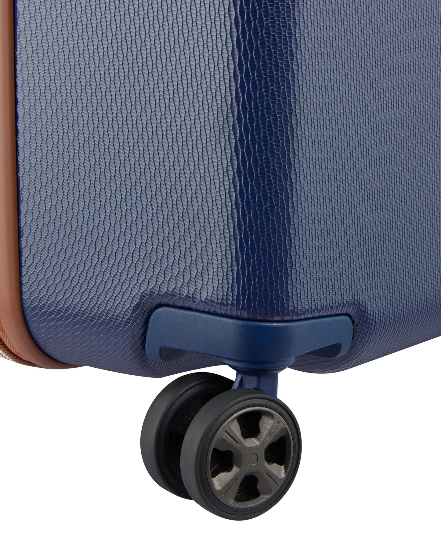 Delsey Paris Chatelet Air 2.0 Hardcase Non-Expandable 4 Double Wheel Luggage Trolley