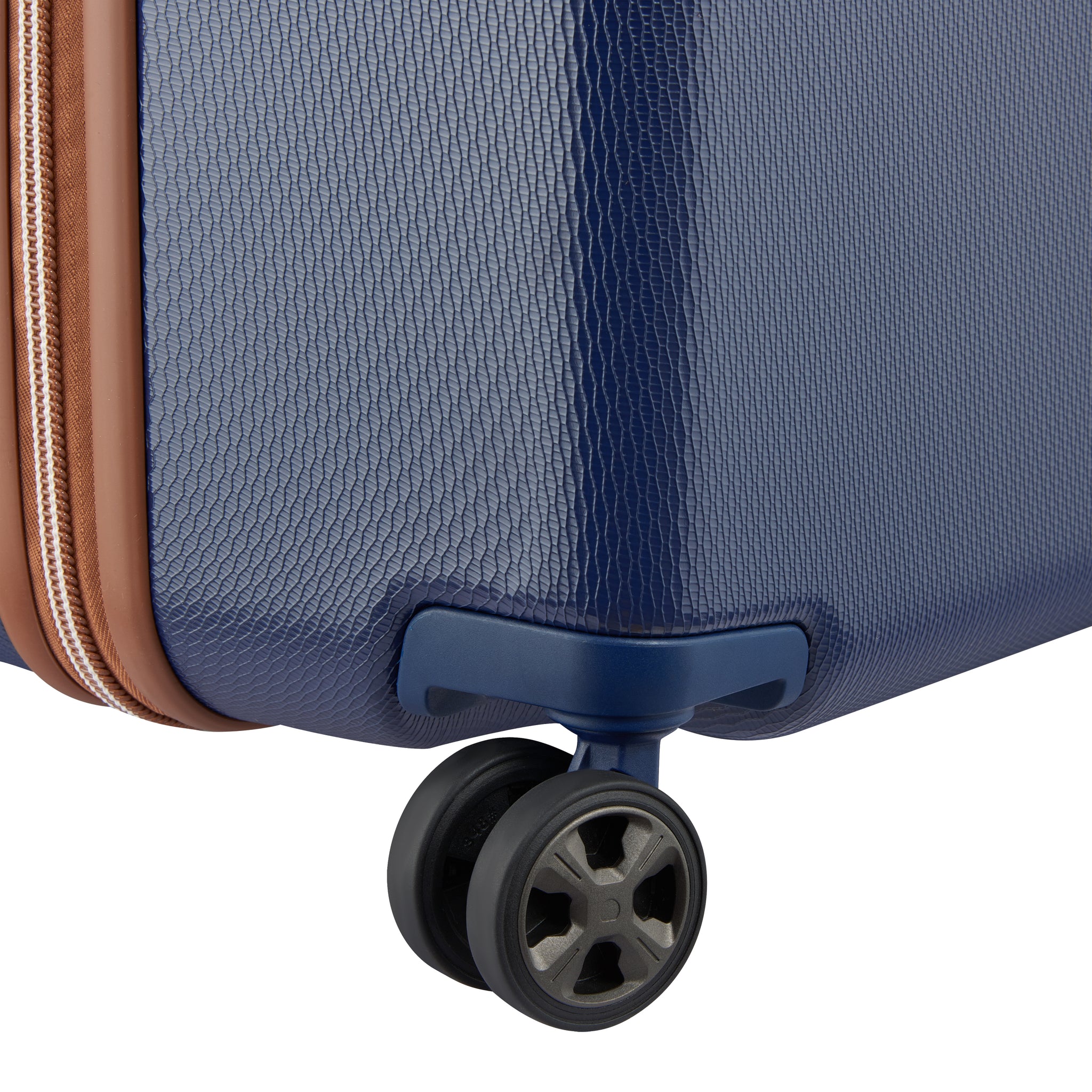 Delsey Paris Chatelet Air 2.0 Hardcase Non-Expandable 4 Double Wheel Luggage Trolley