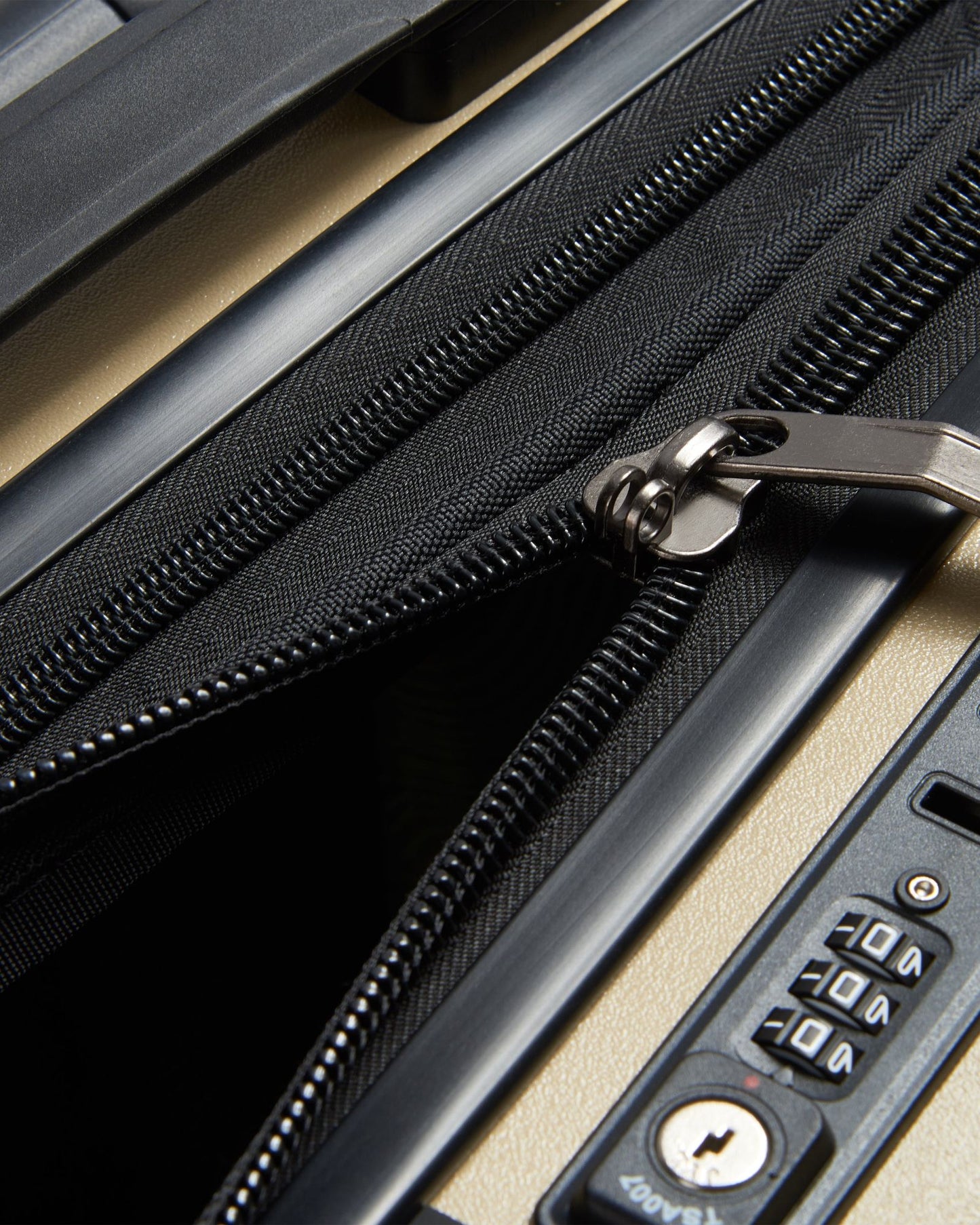 Jeep JH002B Hardcase 4 Double Wheel Expandable Trolley