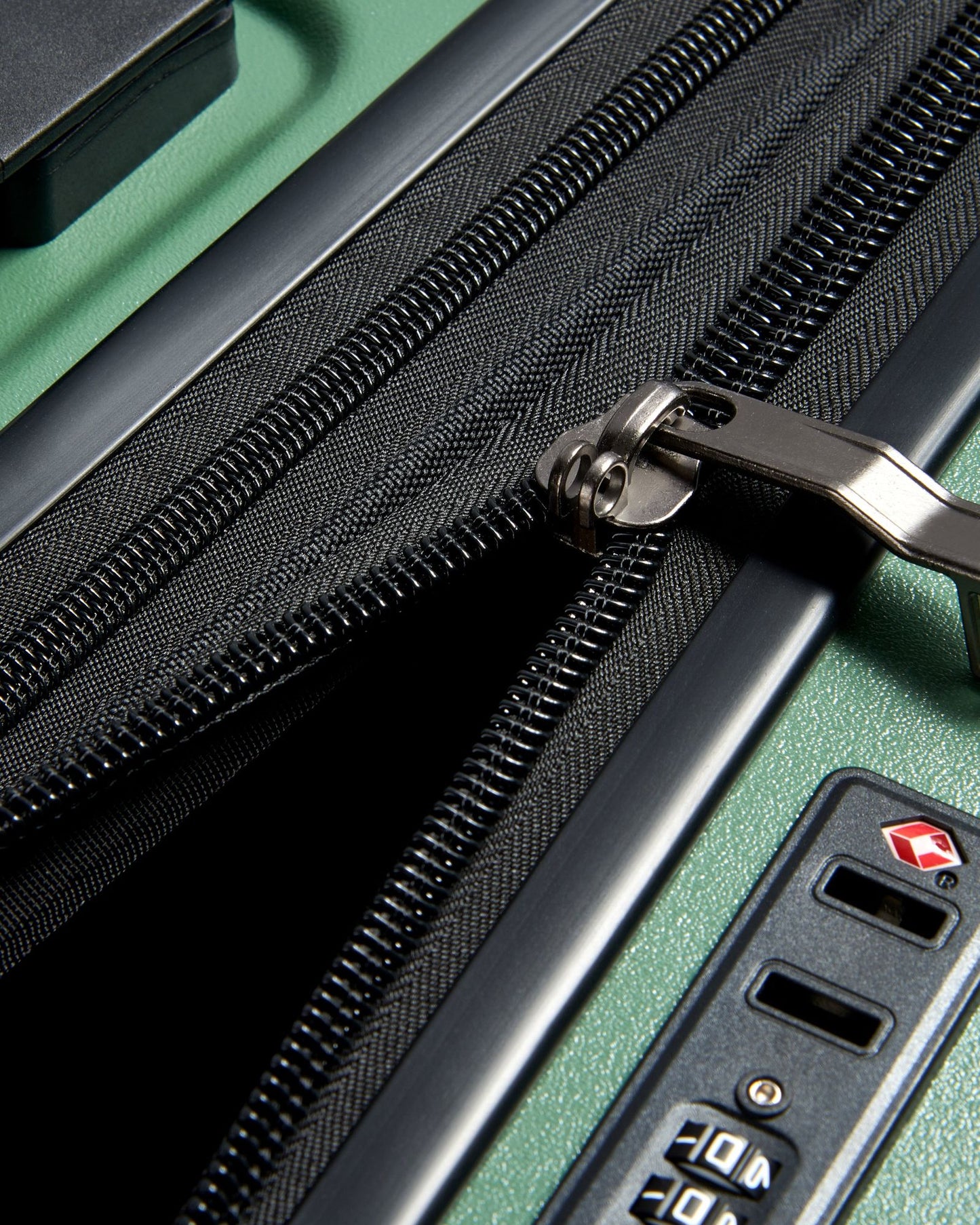 Jeep JH002B Hardcase 4 Double Wheel Expandable Trolley