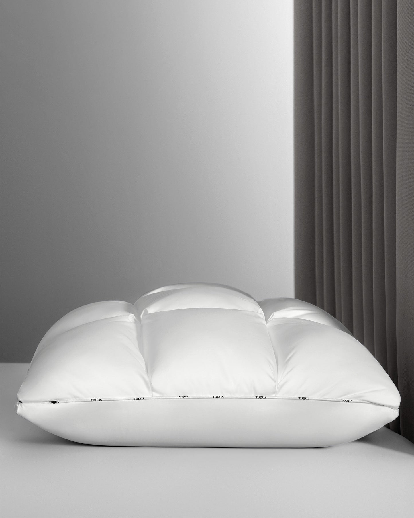 Togas Minoris Transformer pillow
