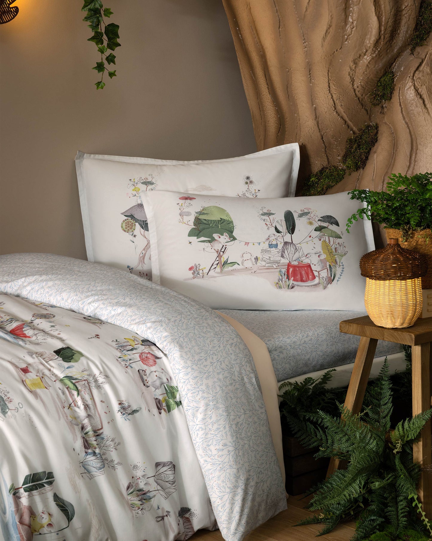 Togas Piccolo Kids Bedding Set in White Green