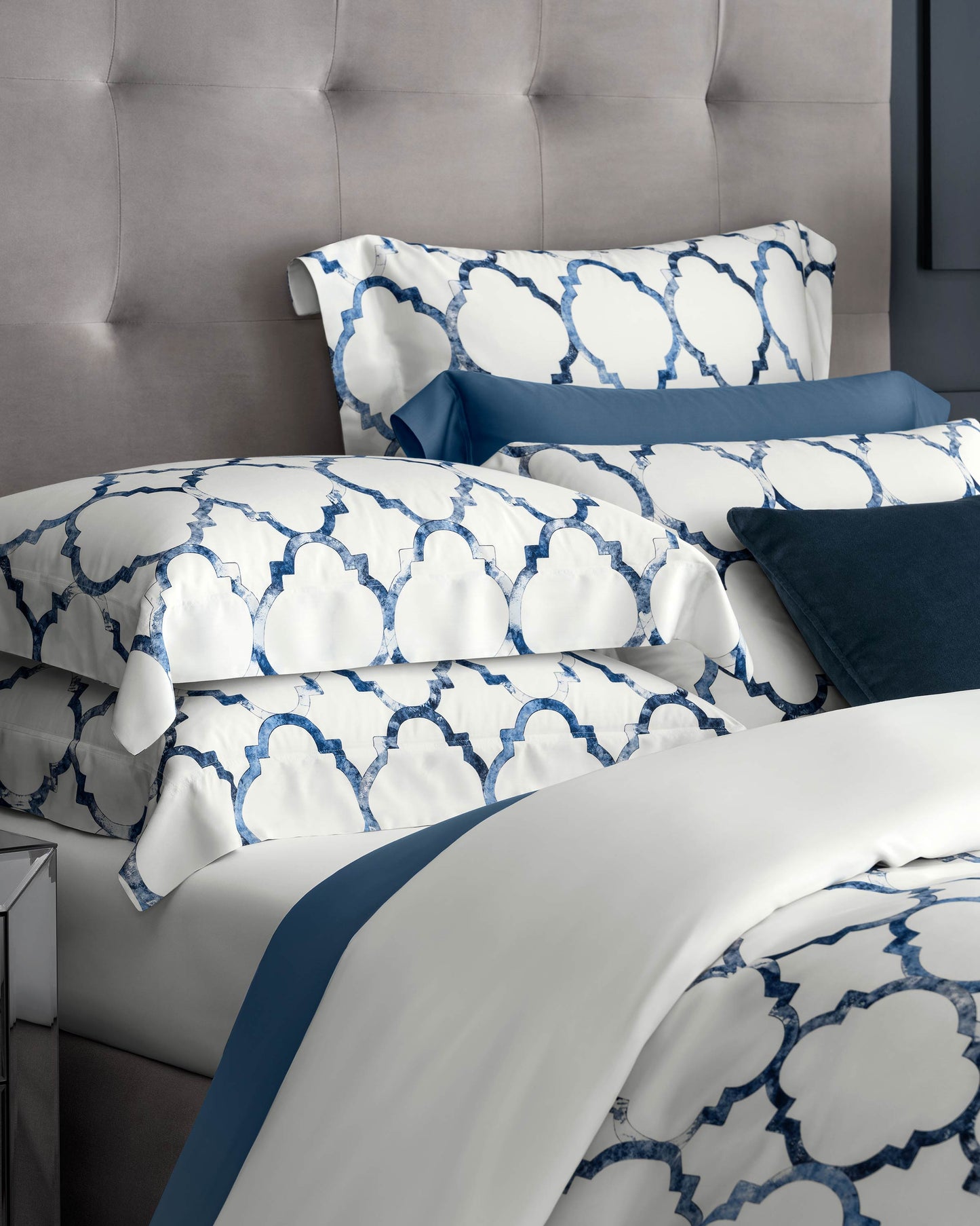 Togas Arlanch Bedding Set in White Blue