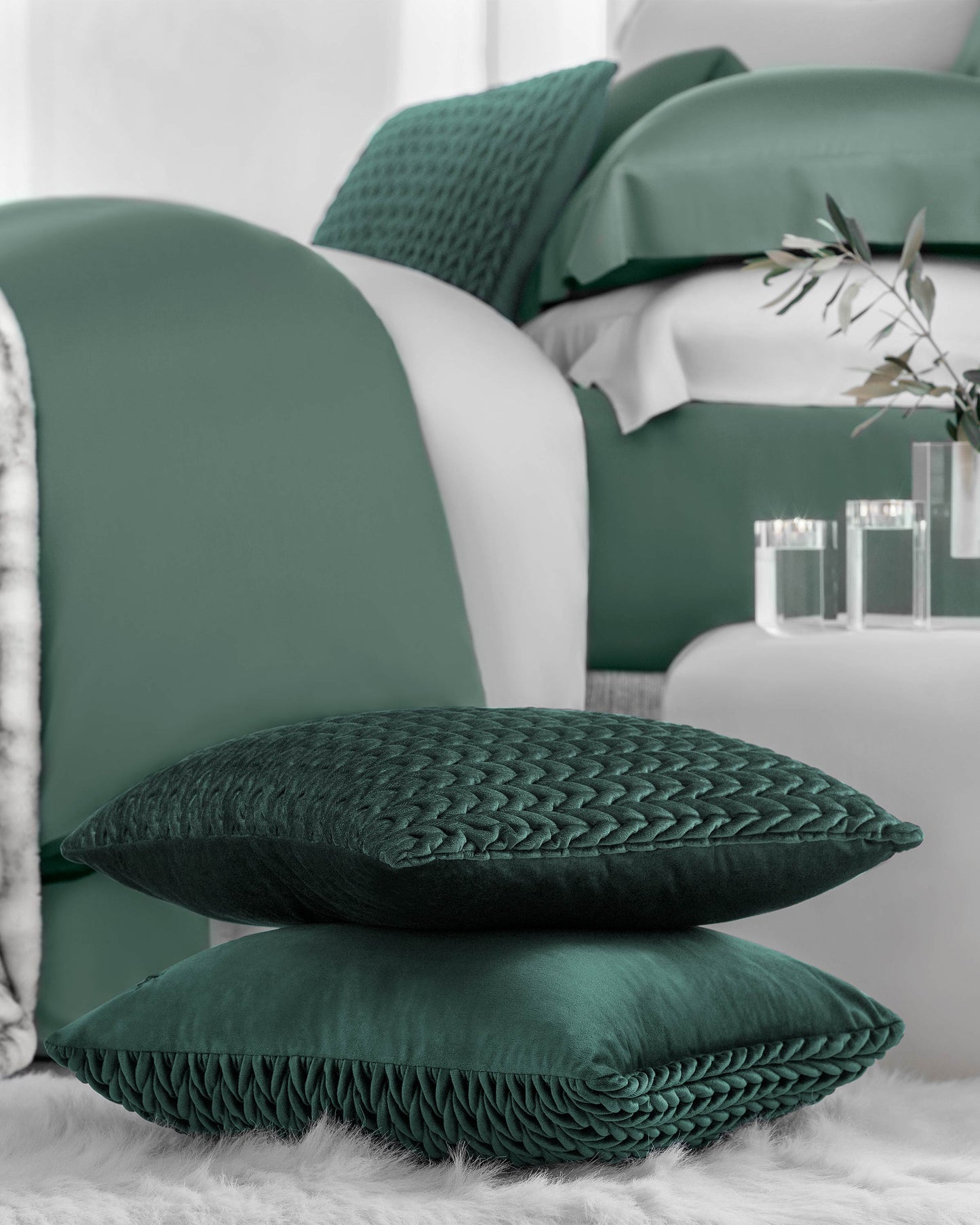 Togas Notary Decorative pillow in Green