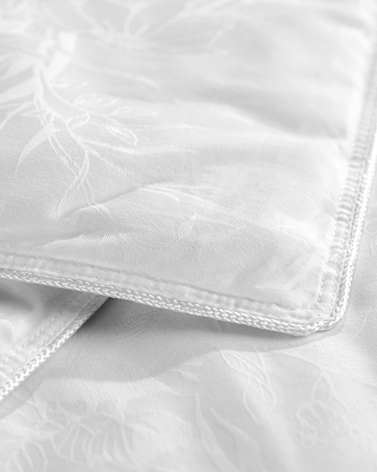 Togas Lotus silk linen duvet