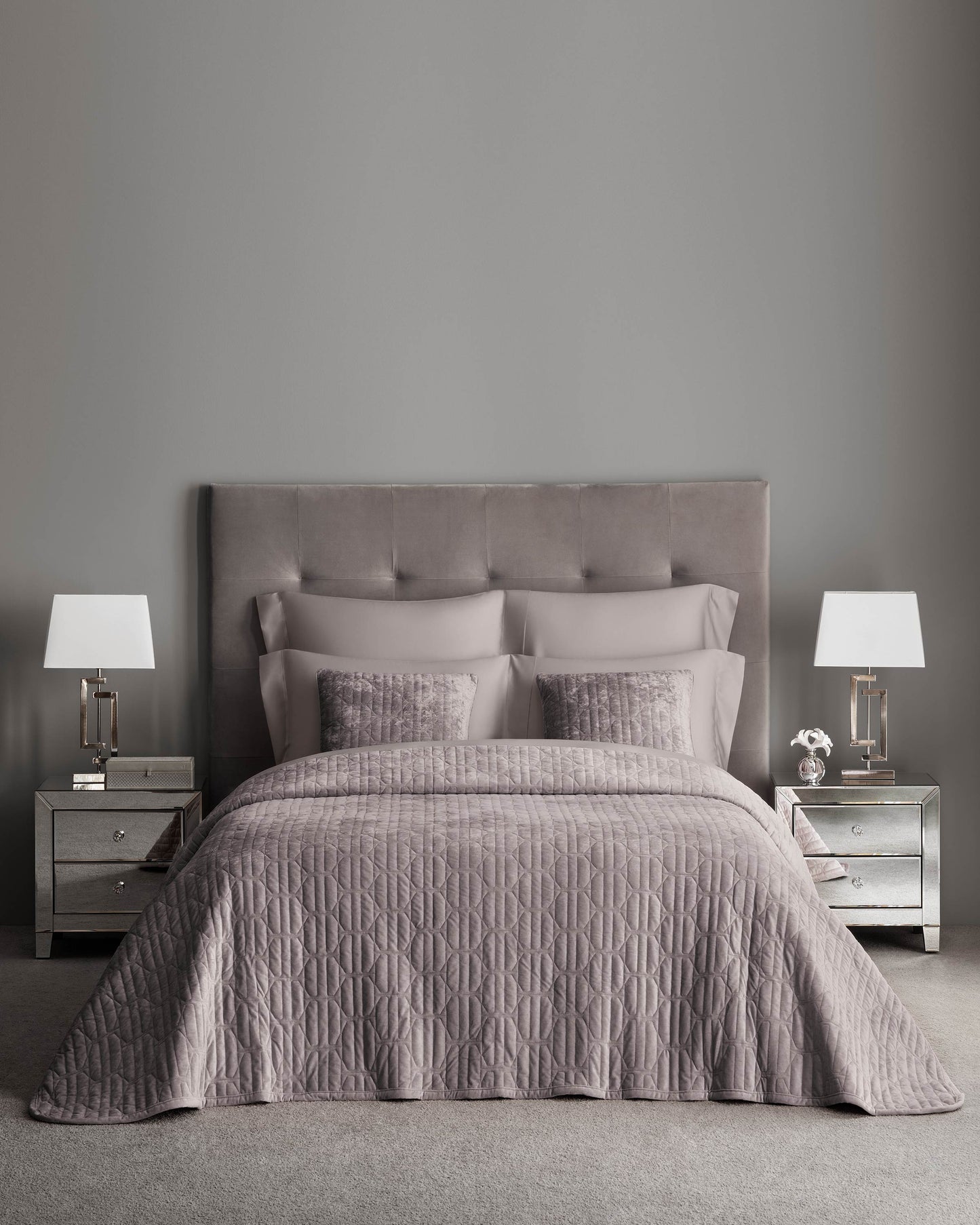 Togas Arnas Bedcover in Brown