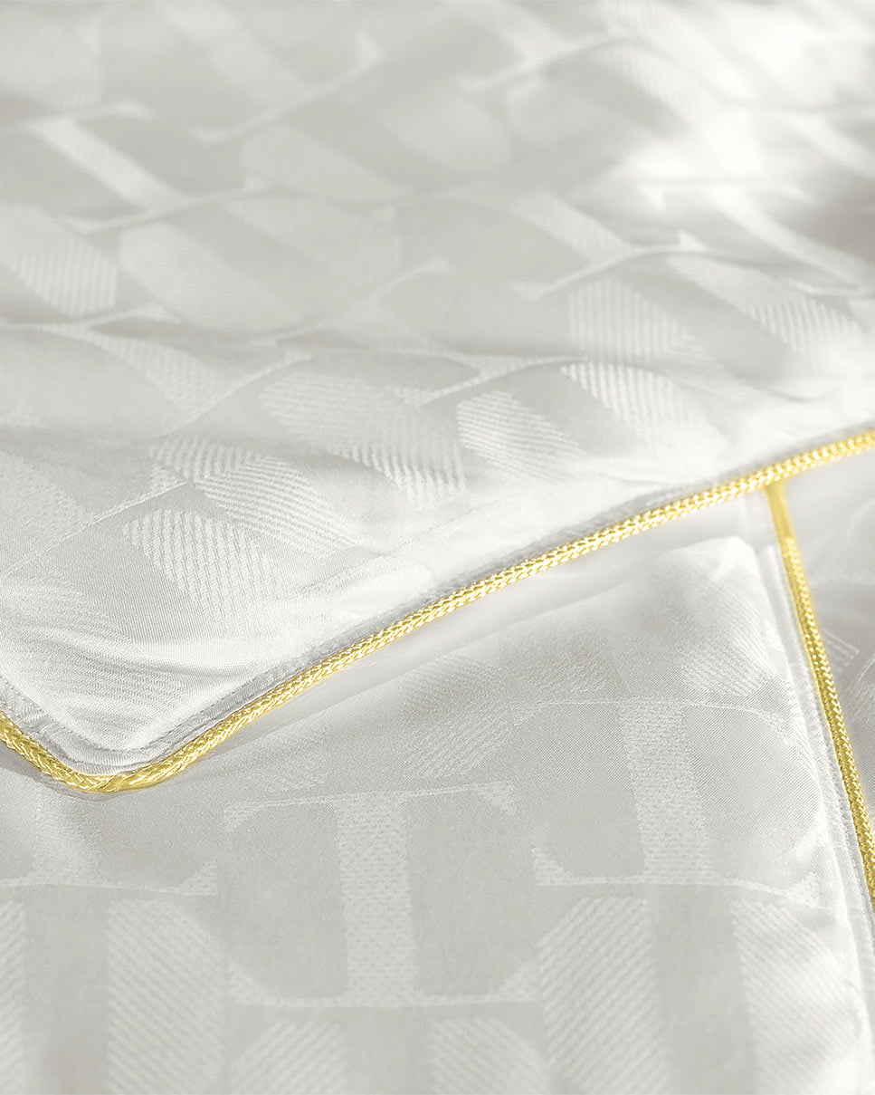 Togas Infiniti Mulberry silk duvet
