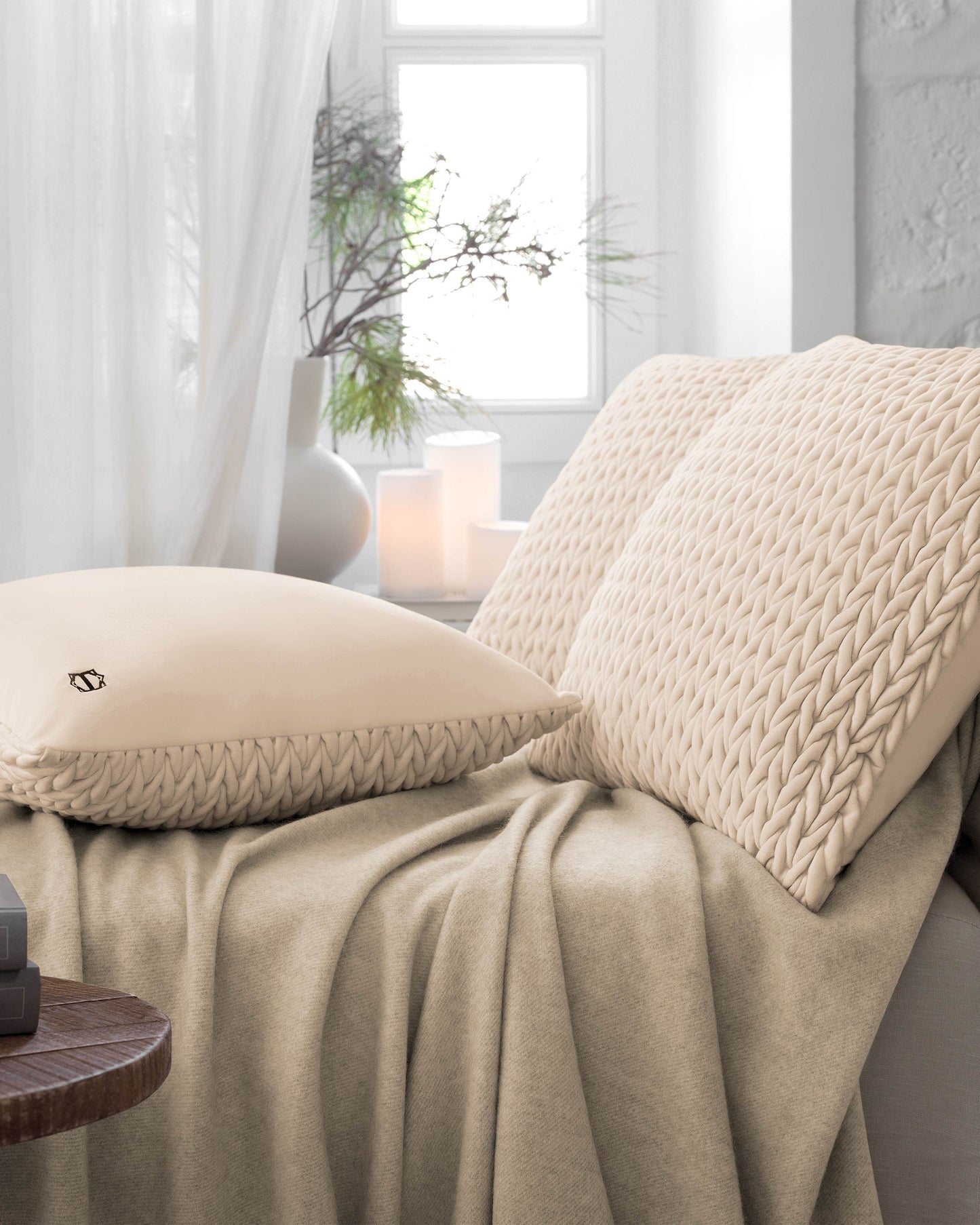 Togas Notary Decorative pillow in Green