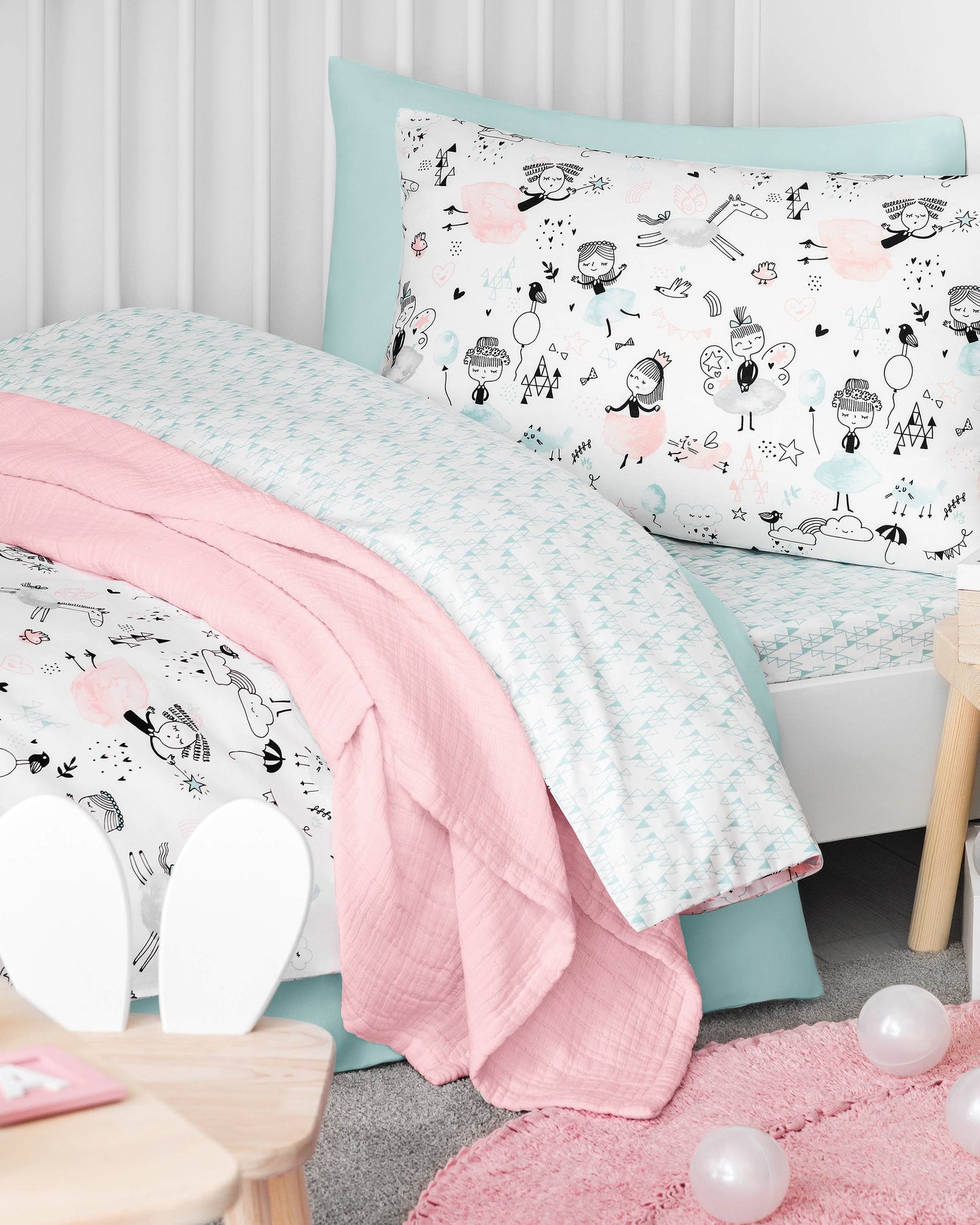 Togas Kids Maryland Bedding Set in White