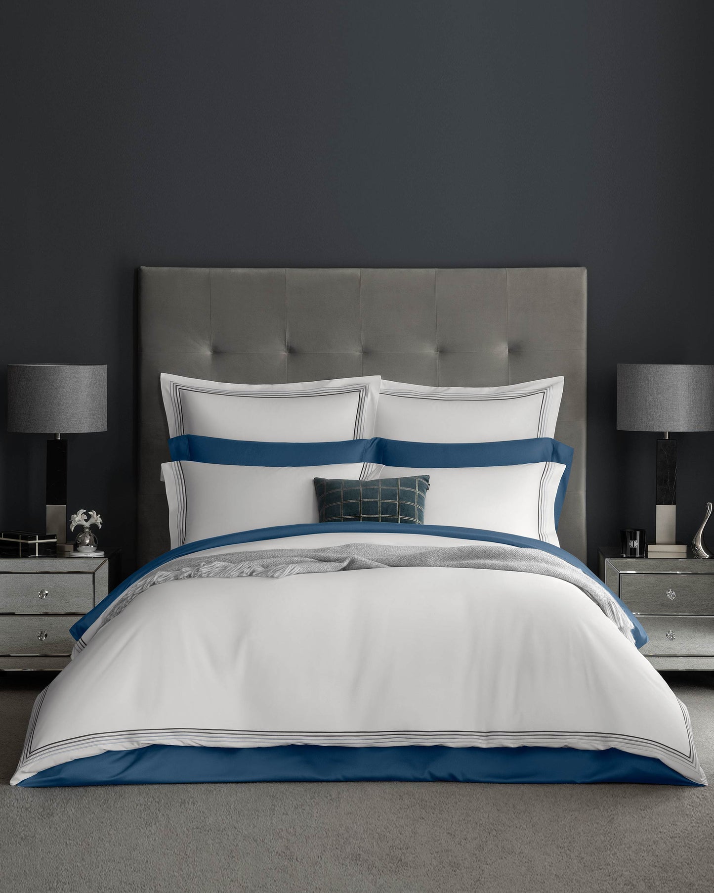Togas Linari bed set in White Grey