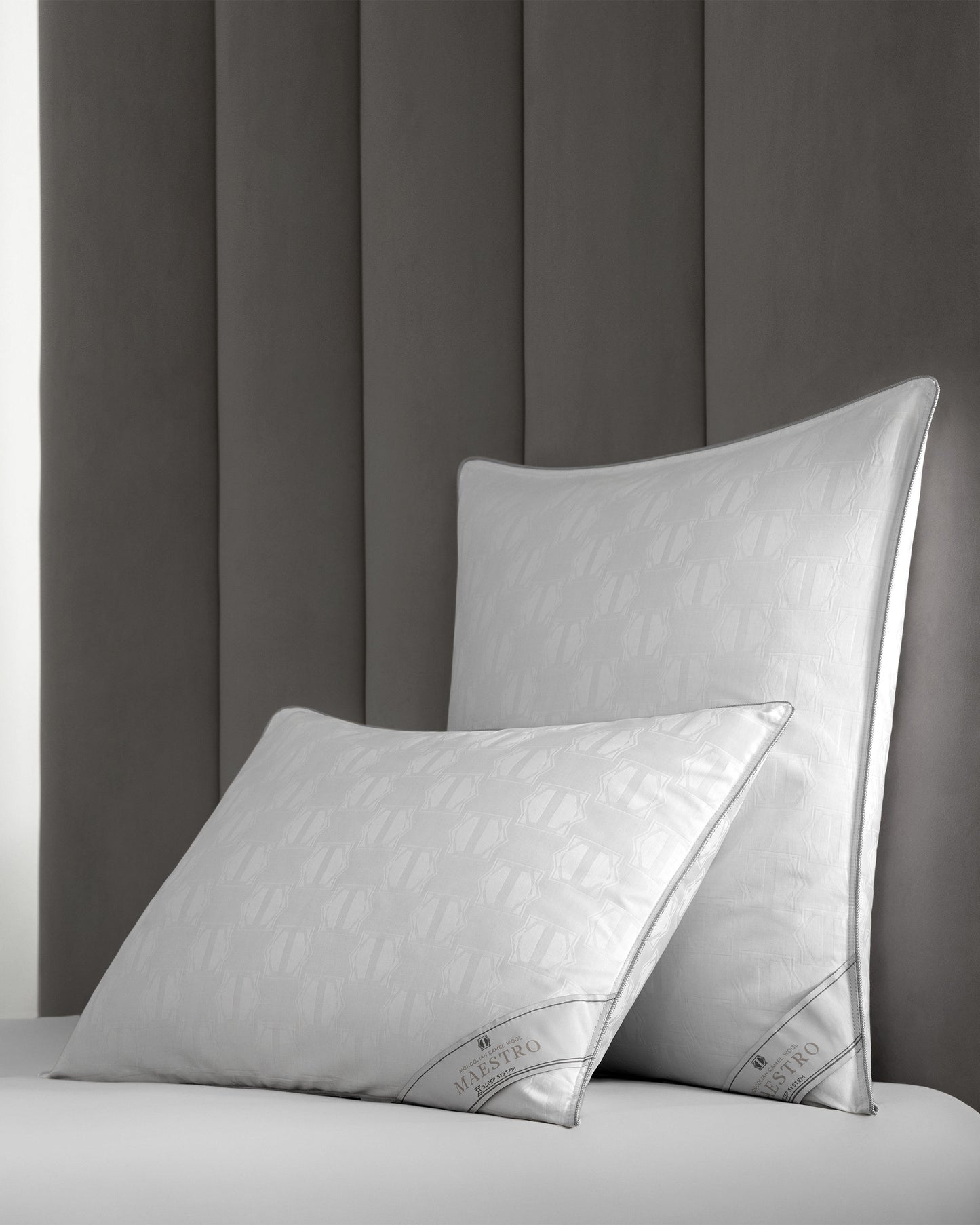 Togas Maestro camel wool pillow