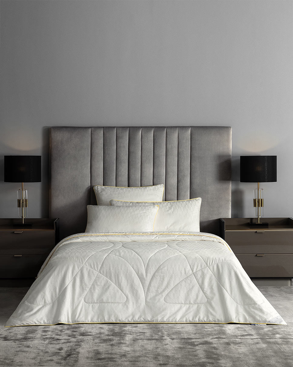 Togas Infiniti Mulberry silk duvet