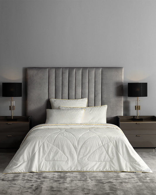 Togas Infiniti Mulberry silk duvet