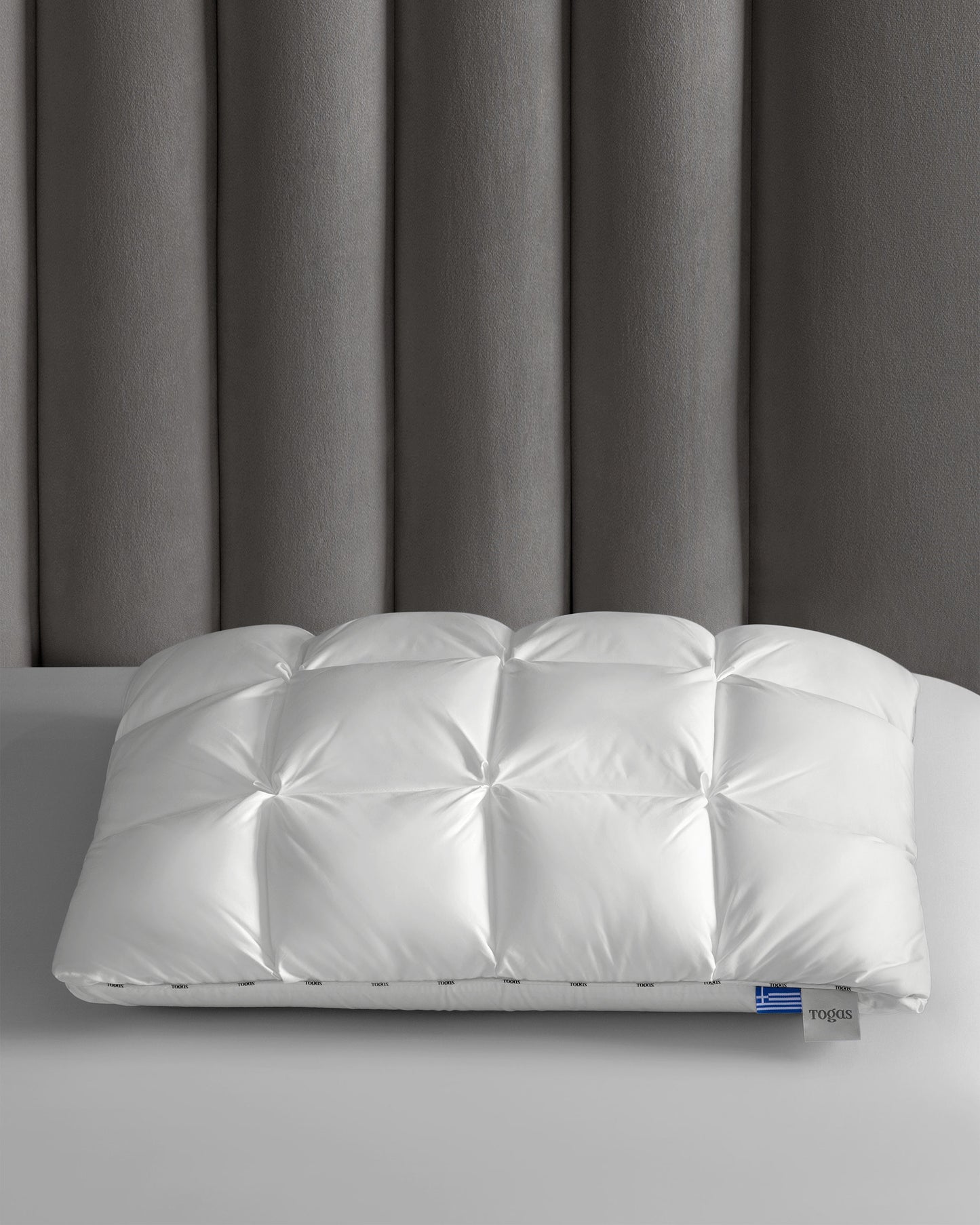 Togas Minoris Transformer pillow