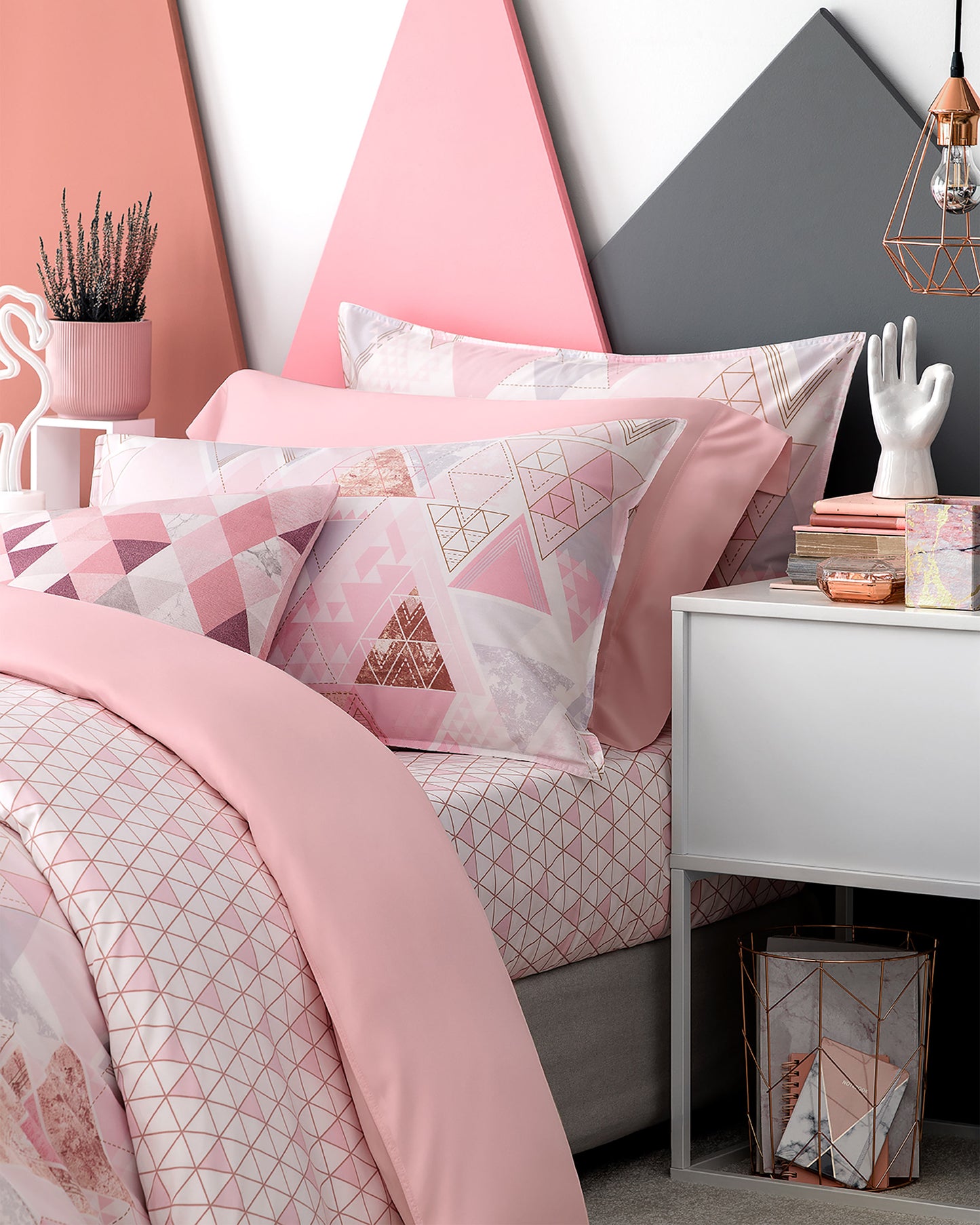 Togas Kids Lucia Bedding Set in Pink