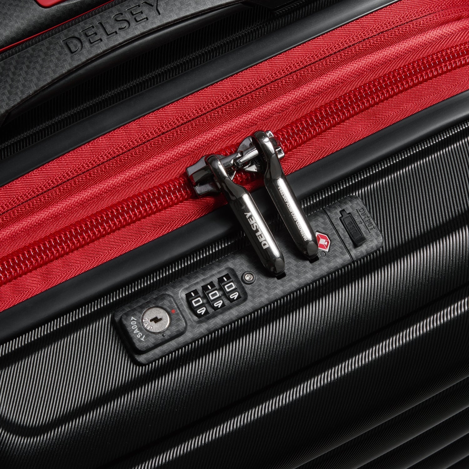 مجموعة Delsey Shadow 5.0 Alfa Romeo F1 Collection 3 قطع 55 + 66 + 76 سم حقيبة صلبة 4 عجلات مزدوجة قابلة للتوسيع المقصورة وتسجيل الوصول الأمتعة مجموعة عربة أسود