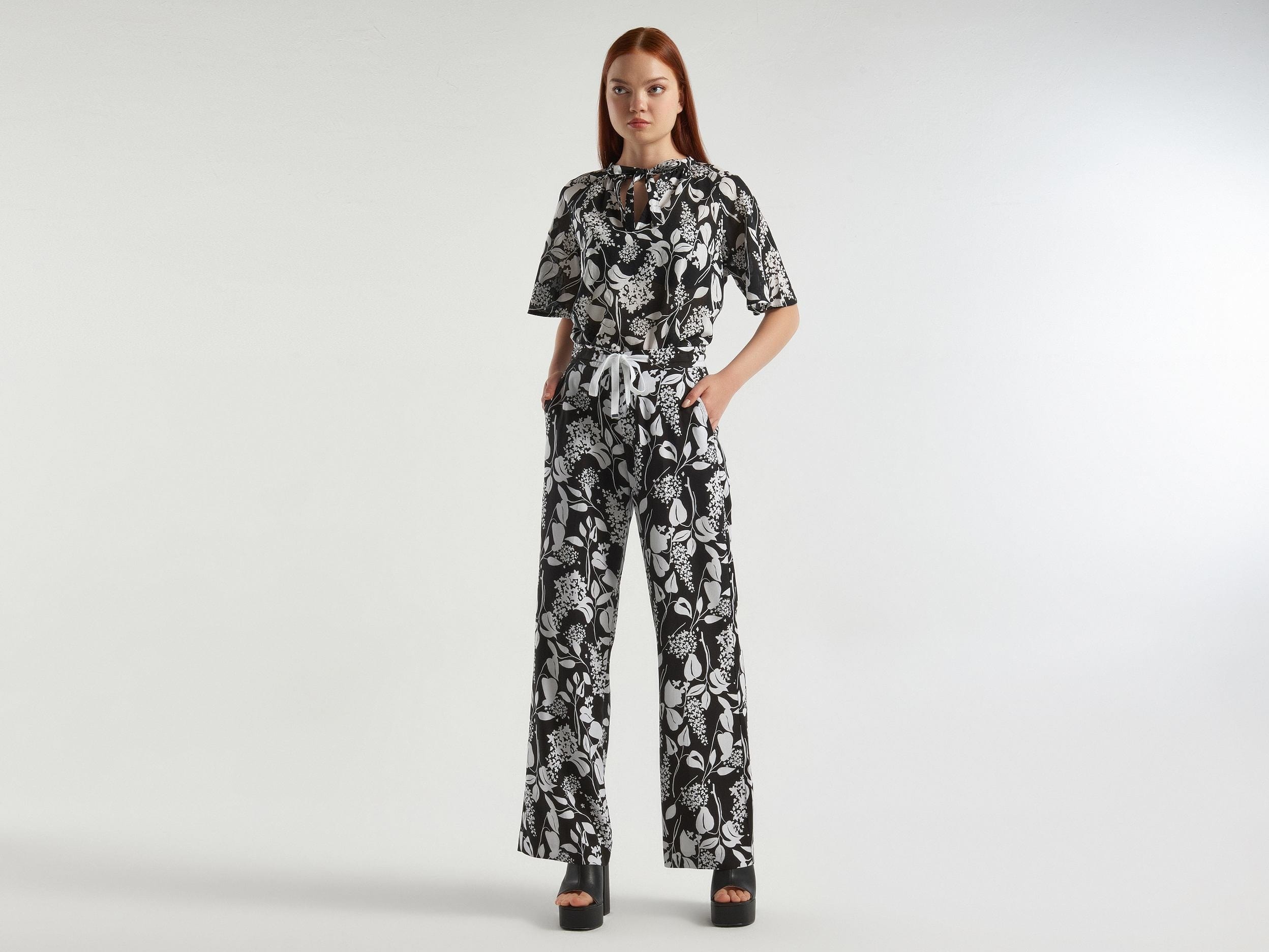 Printed trousers with drawstring