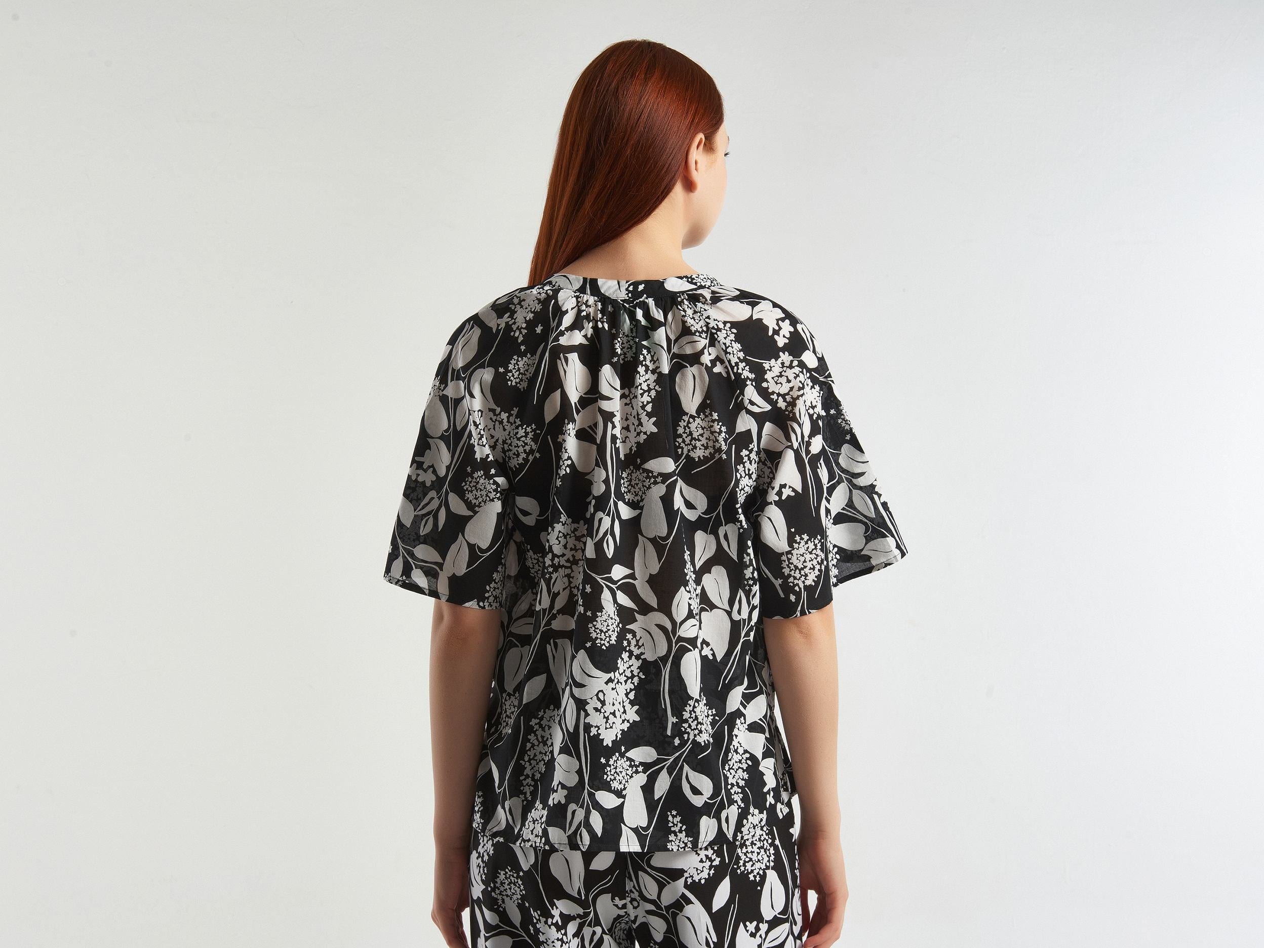 Printed blouse with bow