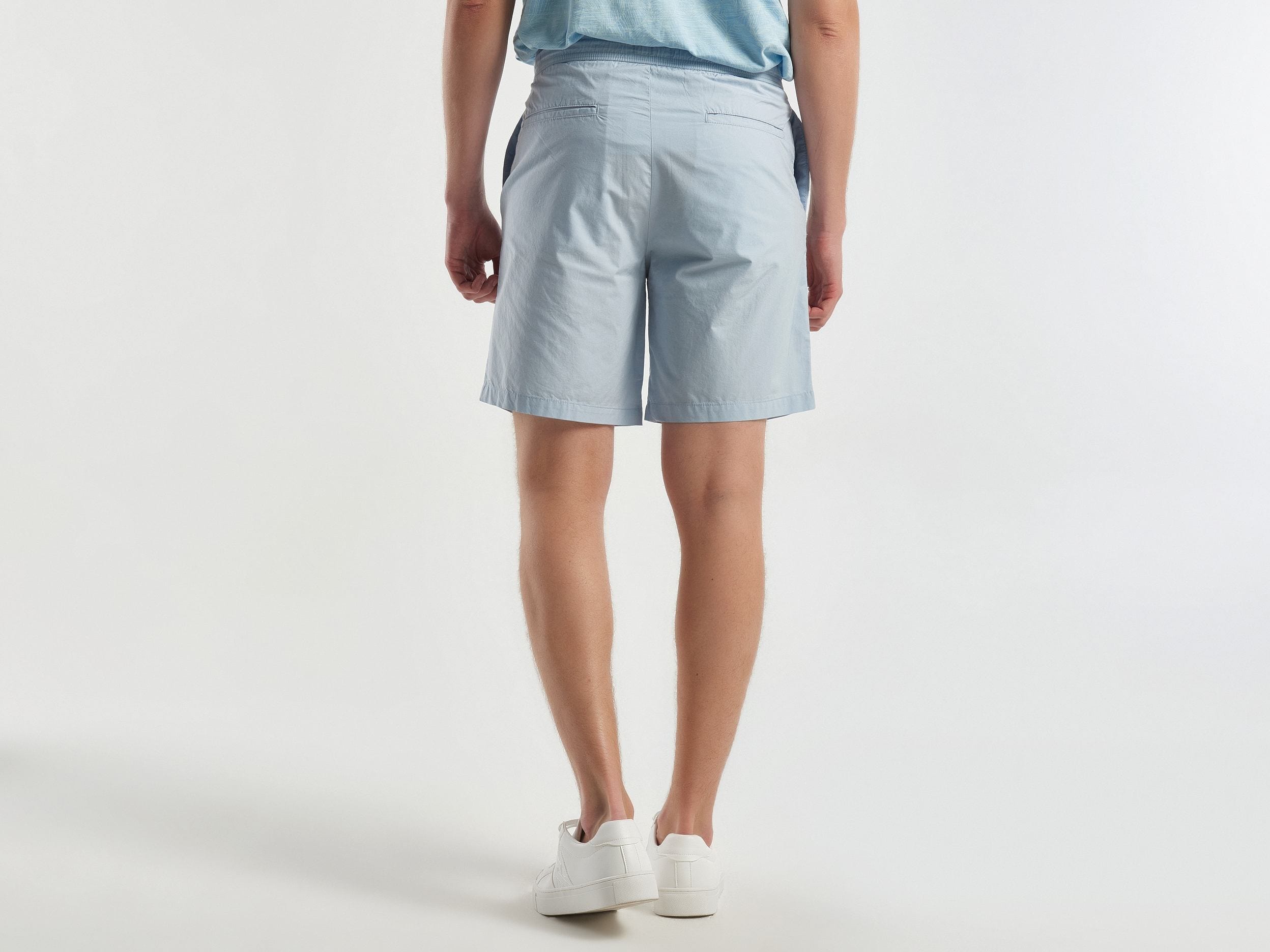 Shorts in canvas with drawstring