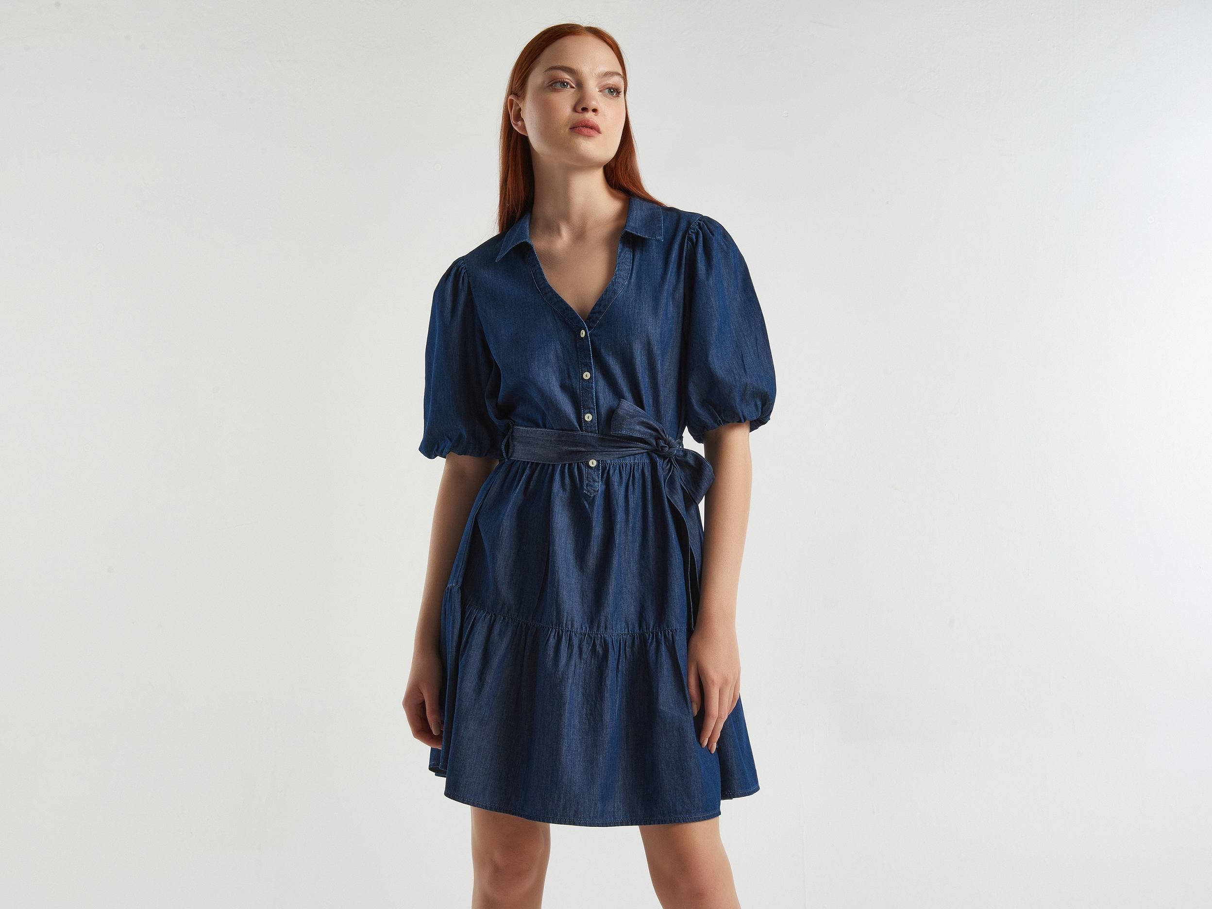 Dress in chambray with flounce