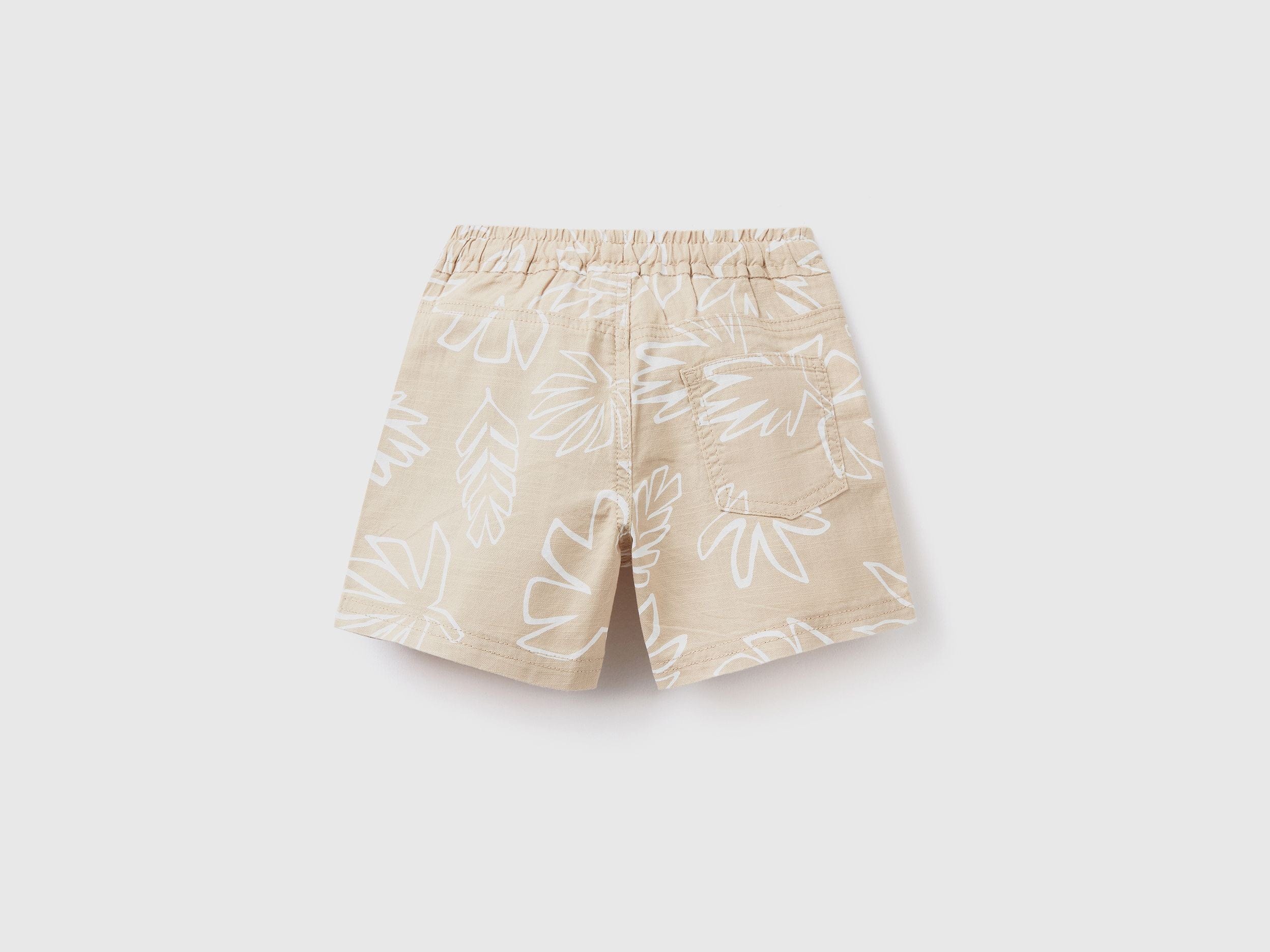 Shorts with patterned print