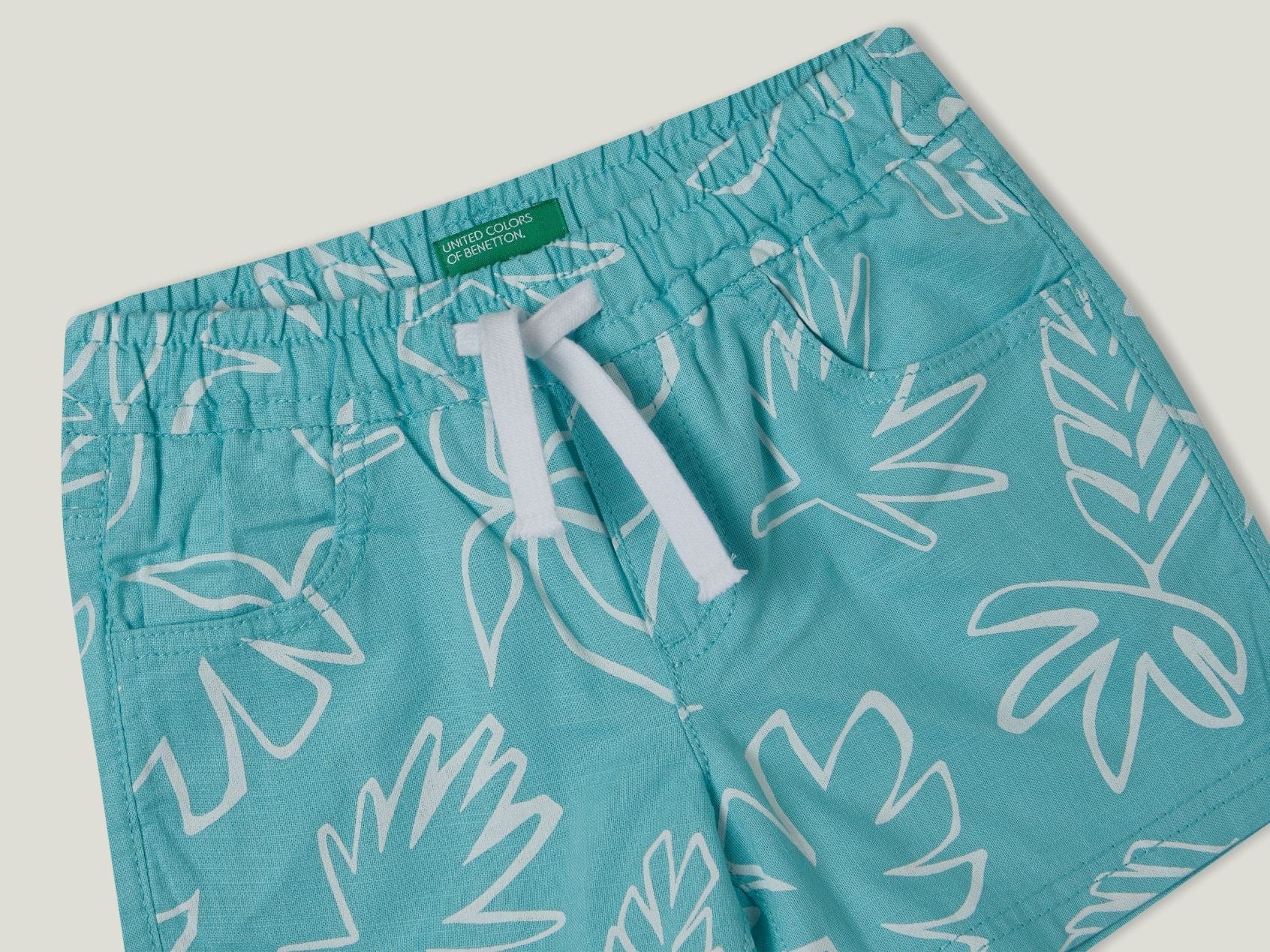 Shorts with patterned print